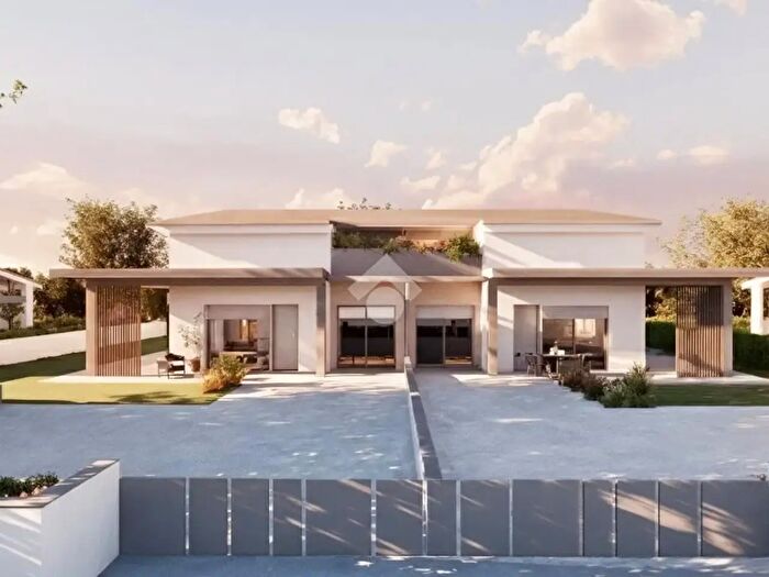 Casa quadrilocale in vendita in Str Chiaviche, Parma