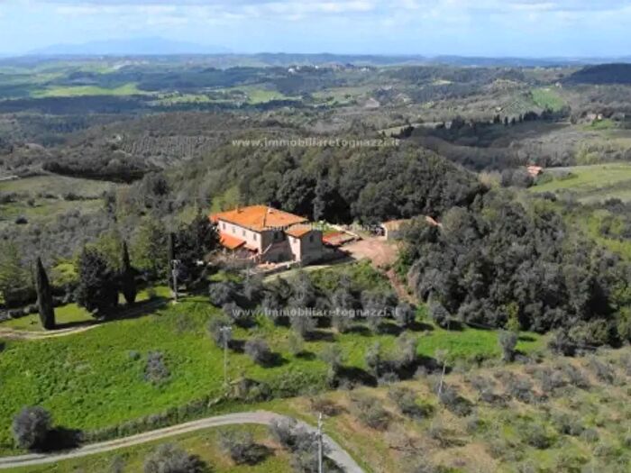 Casa con 6 locali in vendita in Località Iano, Montaione