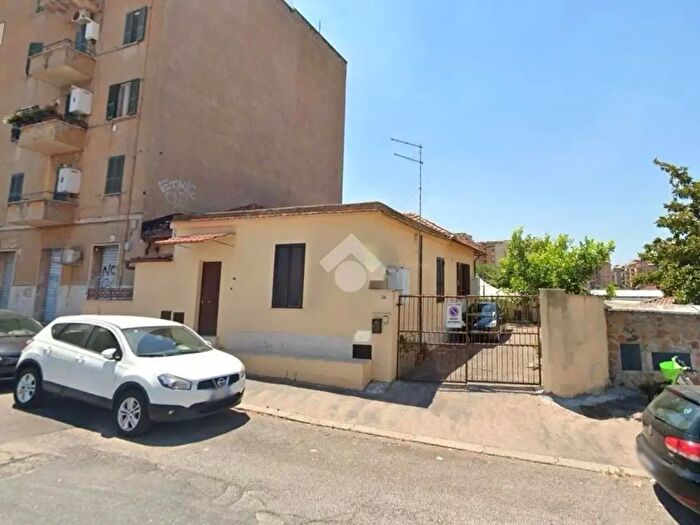 Appartamento bilocale in vendita in Via Galla Placidia, Roma