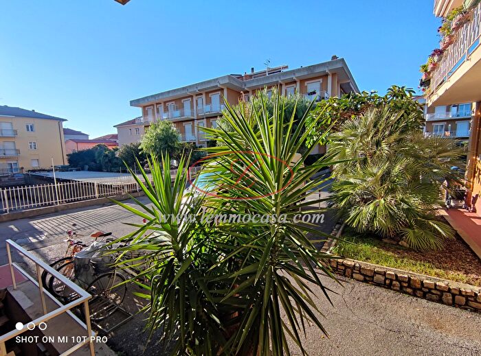 Appartamento bilocale in vendita in Via Diano Castello, Diano Marina