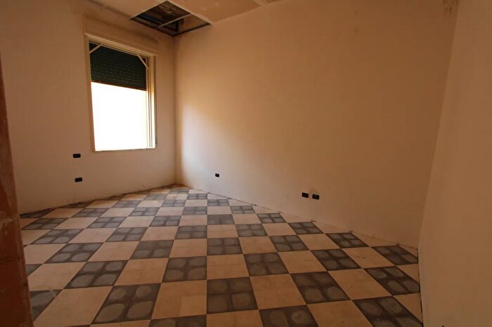 Appartamento quadrilocale in vendita in Via Lenzi, Messina