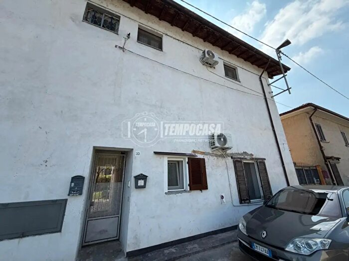 Appartamento con 5 locali in vendita in Via Delcroix, Tromello