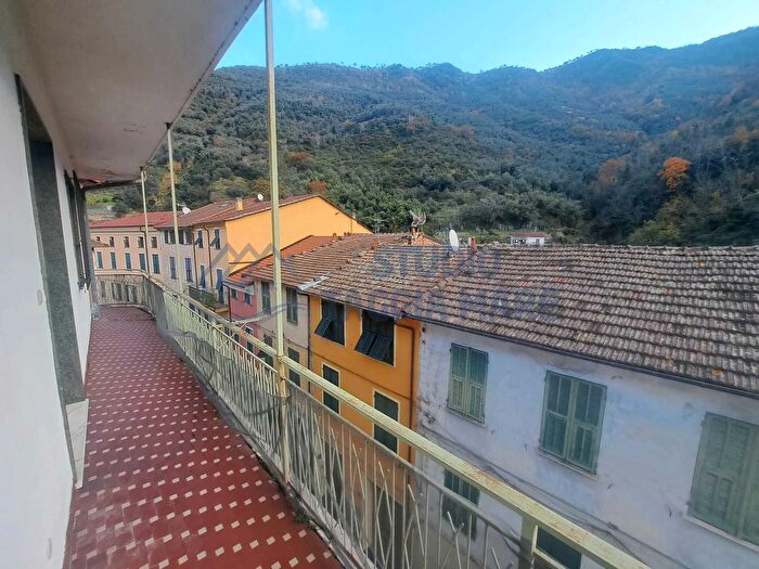 Appartamento con 6 locali in vendita in Via Ugo Secondo Partigiano, Badalucco