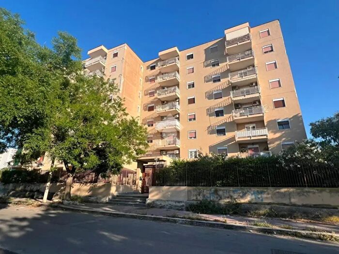 Appartamento quadrilocale in vendita in Via Roberto Antiochia, Palermo