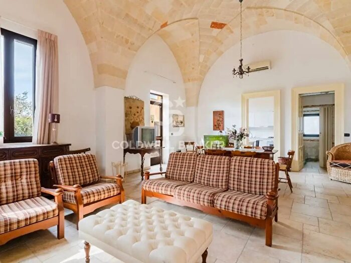 Casa con 10 locali in vendita in Strada Provinciale, Guagnano