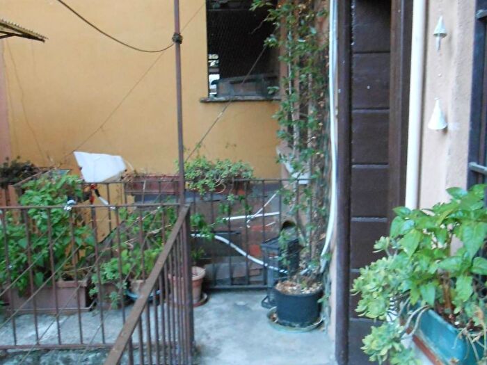 Appartamento trilocale in affitto in Via Pietro Custodi, Corso San Gottardo, Milano