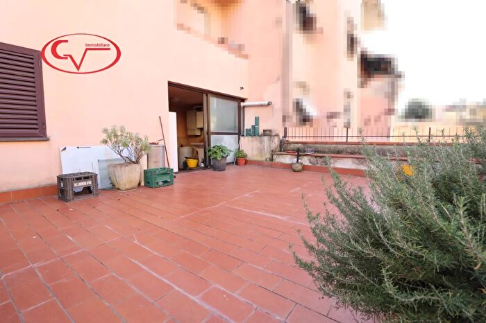 Casa con 6 locali in vendita in Via Maggio, Montevarchi