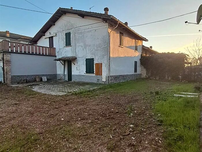Casa trilocale in vendita in Borgonovo Val Tidone
