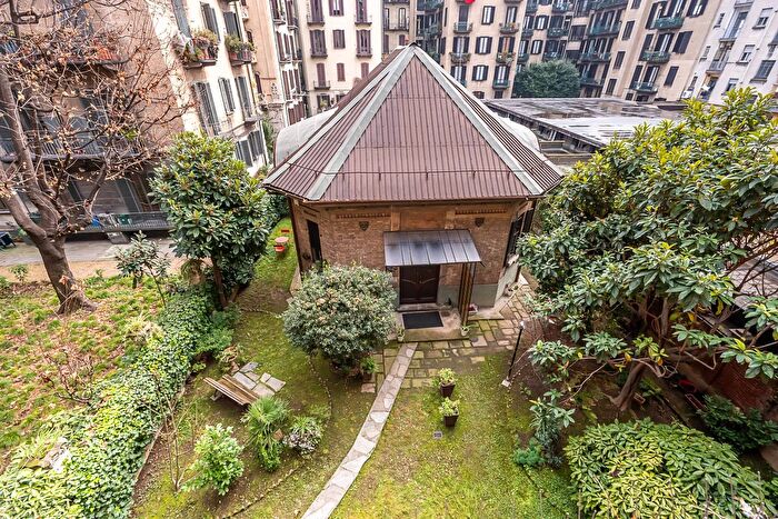 Casa con 7 locali in vendita in Via Collegno, Torino