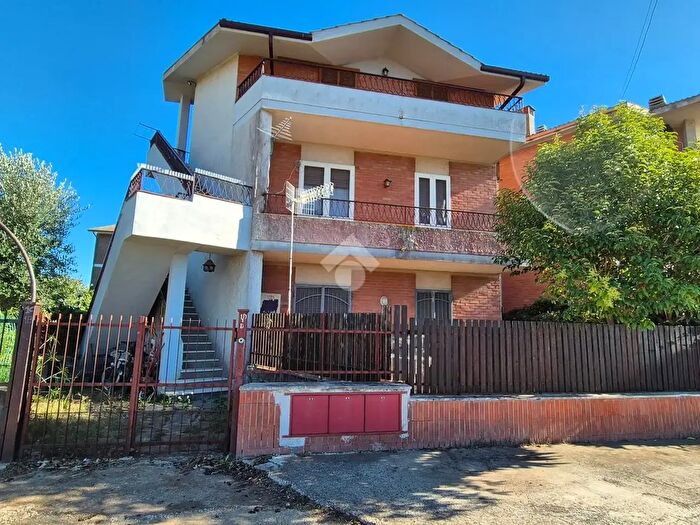 Appartamento trilocale in vendita in Viale dei Tritoni, Tarquinia