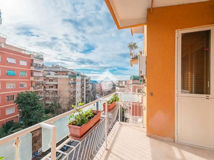 Appartamento trilocale in affitto in Roma