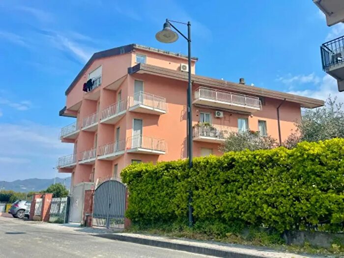 Appartamento trilocale in vendita in Via della Repubblica, Sarzana