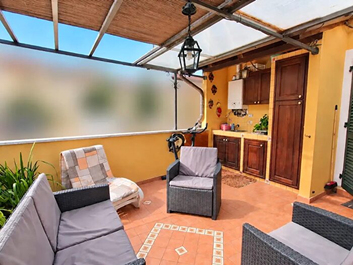 Appartamento quadrilocale in vendita in Carrara