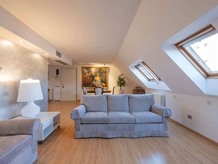 Appartamento trilocale in affitto in Via Romeo Frassinetti, San Siro, Milano