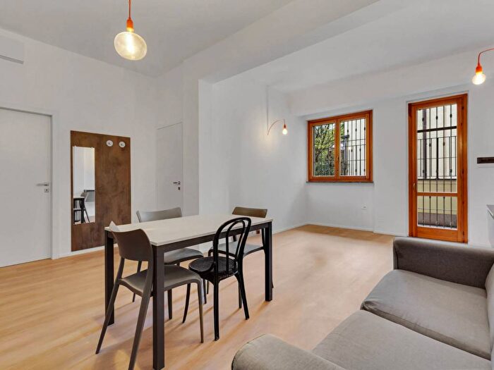 Appartamento trilocale in affitto in Via Egidio Folli, Lambrate, Milano