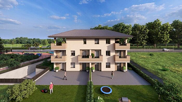 Appartamento con 5 locali in vendita in Via Punta, Imola