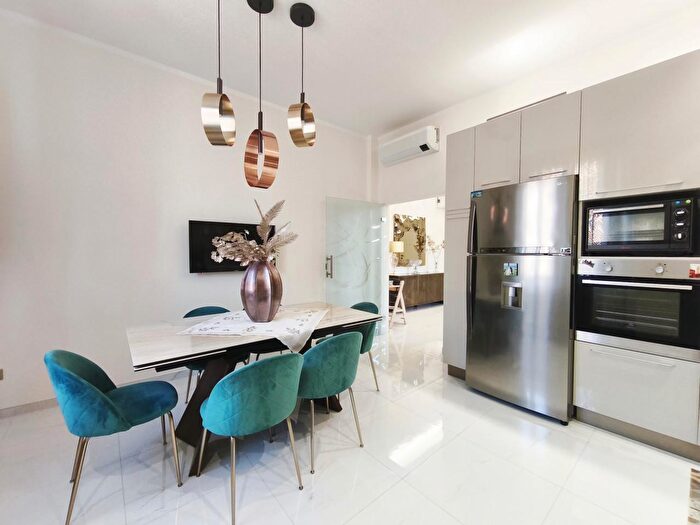 Appartamento quadrilocale in vendita in Via Berretta Rossa, Bologna