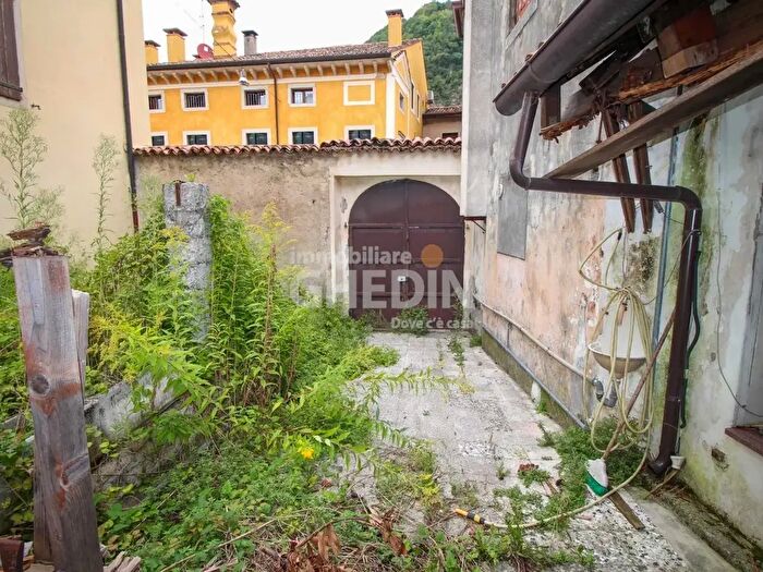 Casa quadrilocale in vendita in Vittorio Veneto