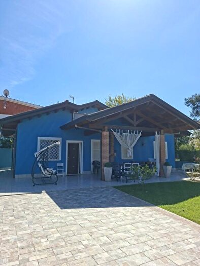 Casa quadrilocale in vendita in Traversa, Terracina