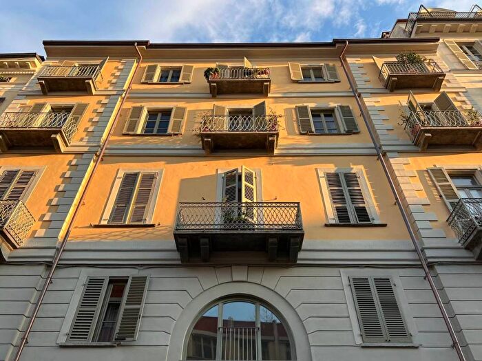 Appartamento con 5 locali in affitto in Via Giovanni Plana, Via della Rocca, Torino