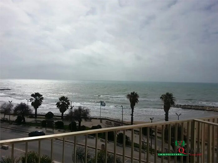 Appartamento con 7 locali in affitto in Piazza Malta, Ragusa