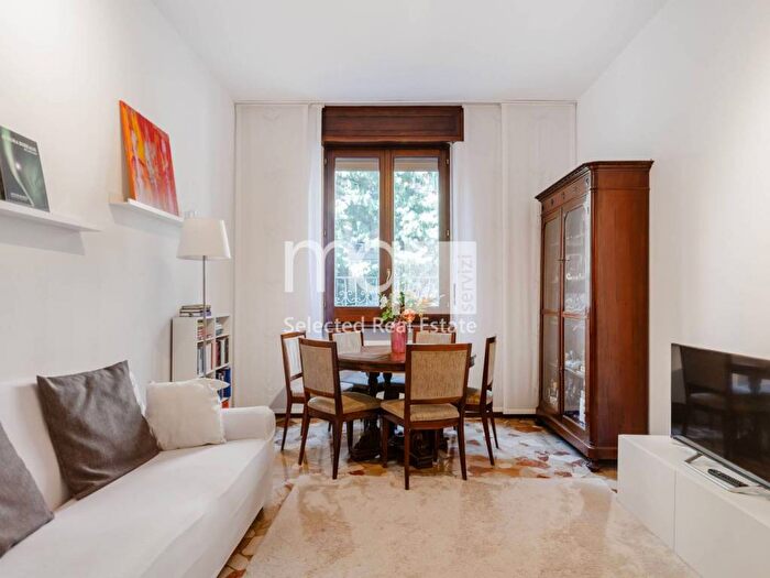 Appartamento trilocale in affitto in Via Francesco Martinengo, Bologna Sulmona, Milano