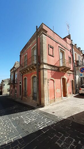 Casa bilocale in vendita in Via Nicolò Zocco, Palazzolo Acreide