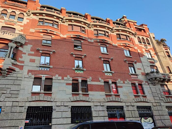 Appartamento quadrilocale in affitto in Via Luigi Settembrini, Buenos Aires, Milano