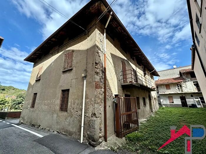 Casa con 15 locali in vendita in Cisano Bergamasco