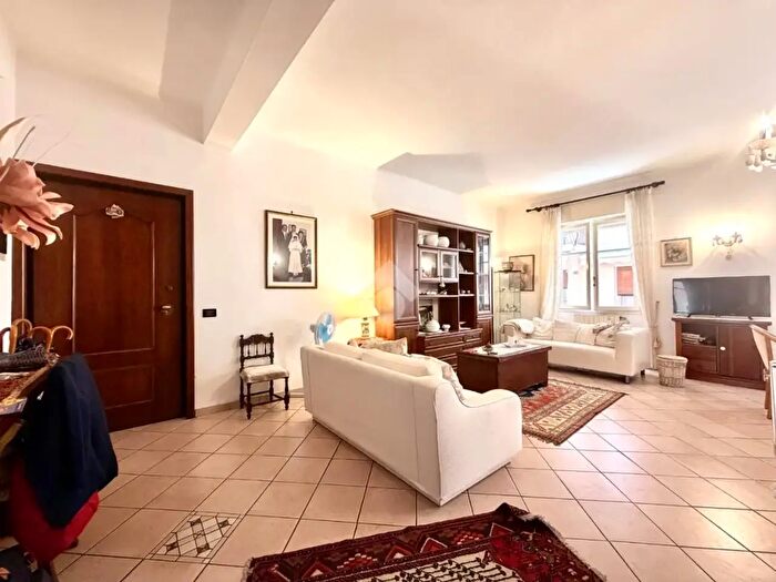 Appartamento trilocale in vendita in Via Vecchia Morella, Albenga