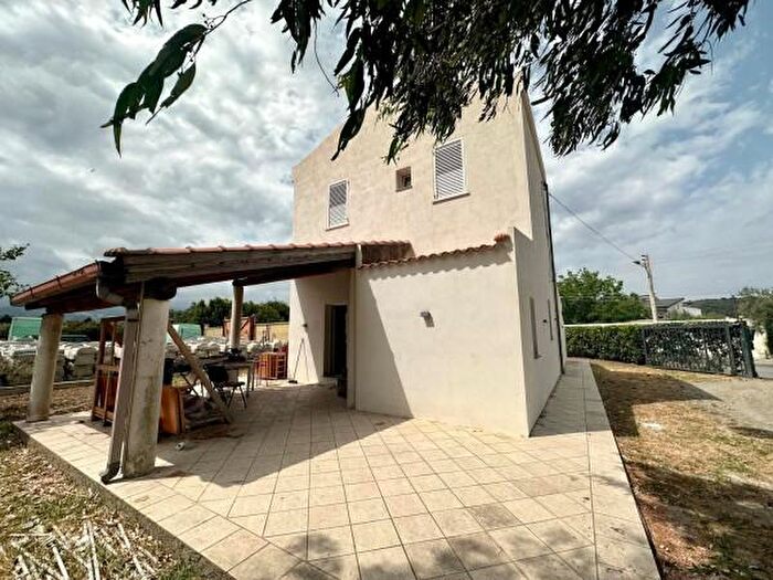 Casa quadrilocale in vendita in Via Regione Siciliana, Monforte San Giorgio