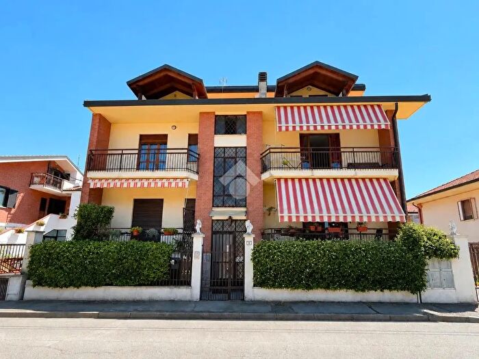 Appartamento trilocale in vendita in Via Giacomo Puccini, Rivalta Di Torino