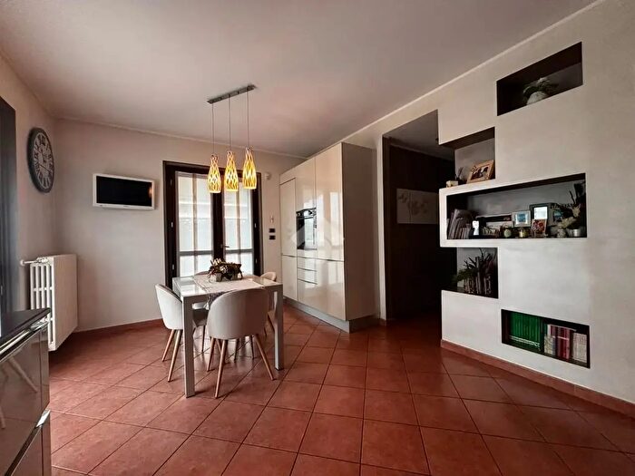 Appartamento quadrilocale in vendita in Via San Rocco, None