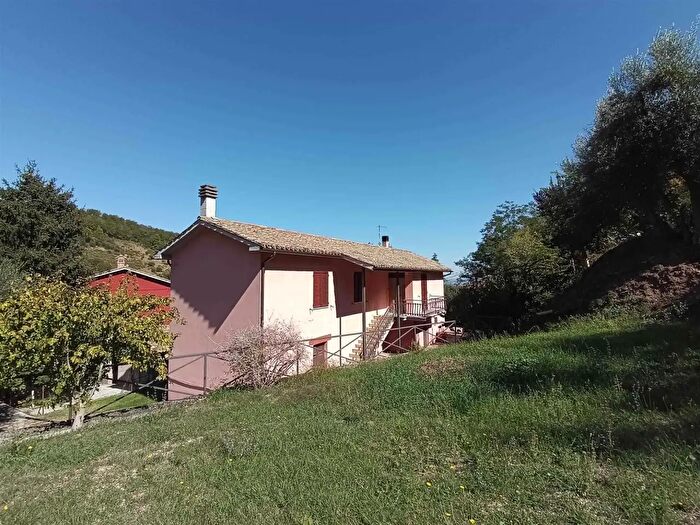 Casa quadrilocale in vendita in San Severino Marche