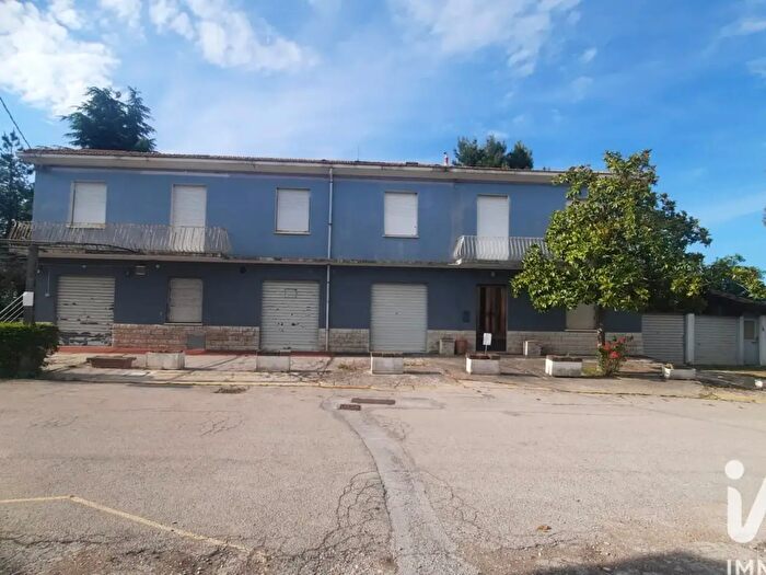 Casa con 10 locali in vendita in Via Carignano, Fano
