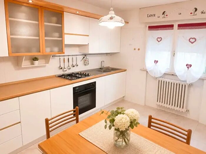 Appartamento trilocale in affitto in Viale Sapri, Ravenna