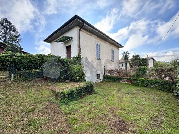 Casa con 6 locali in vendita in Via Roma, Casale Litta