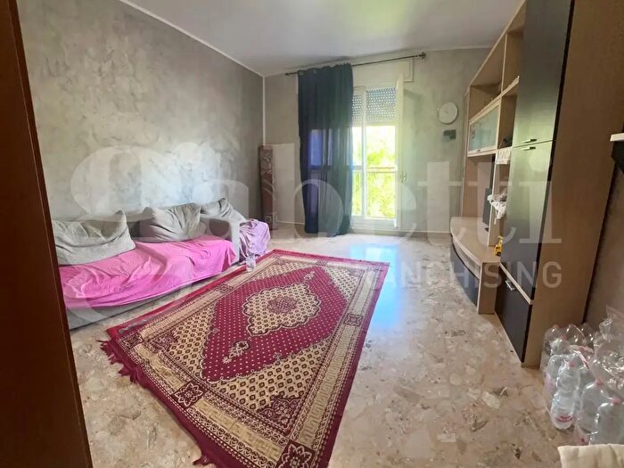 Appartamento trilocale in vendita in Via De Pretis, Milano