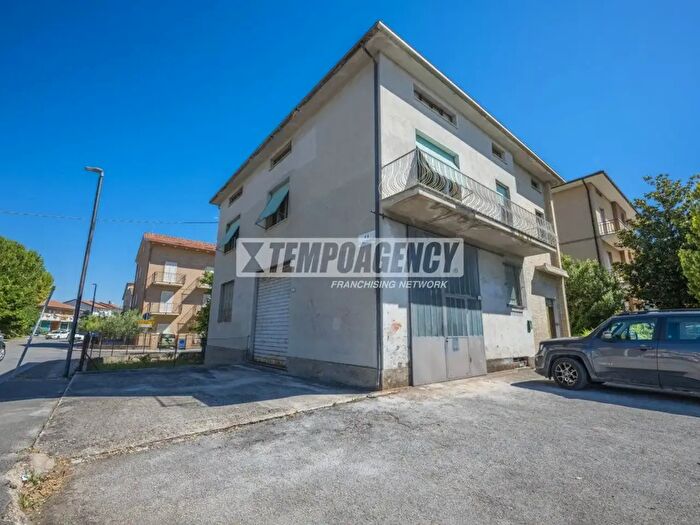 Casa quadrilocale in vendita in Via Dante Alighieri, Morrovalle