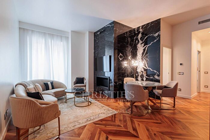 Appartamento trilocale in affitto in Via Cino del Duca, Milano