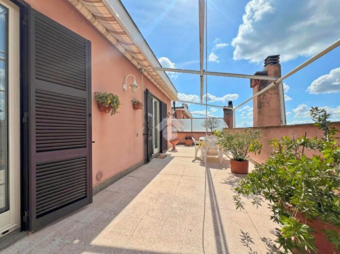 Appartamento con 7 locali in vendita in Via San Giovanni, Ronciglione