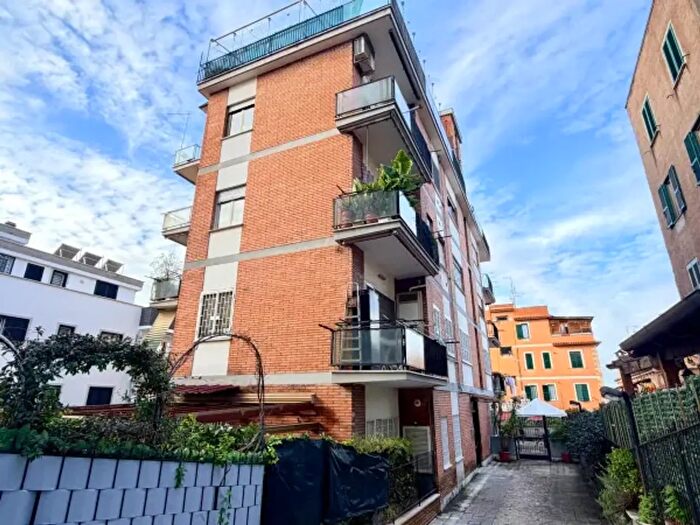 Appartamento con 6 locali in vendita in Viale Alessandrino, Roma