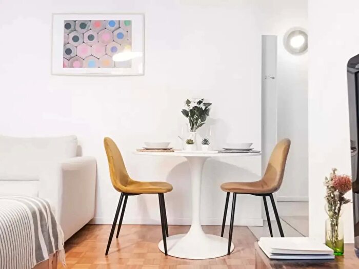 Appartamento monolocale in affitto in Via Pompeo Litta, Milano