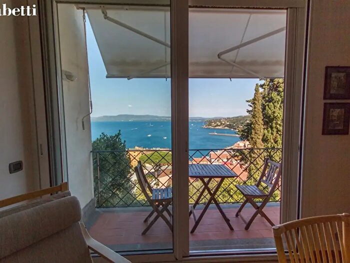 Appartamento quadrilocale in vendita in Via del Sole, Monte Argentario