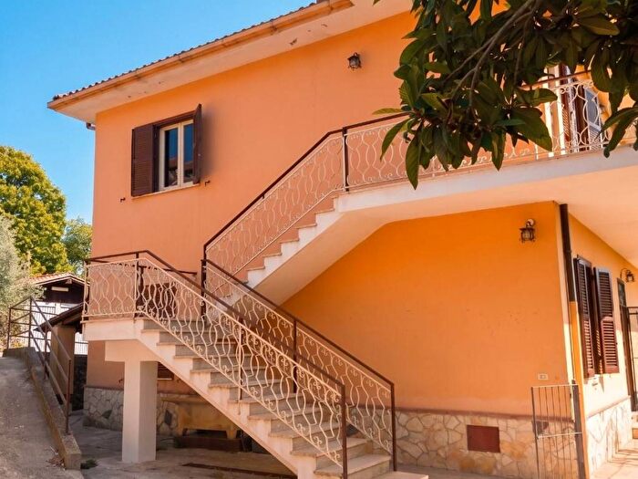 Appartamento trilocale in affitto in Via Cardigna, Valiana, Patrica