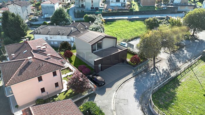 Casa con 5 locali in vendita in Via Priara Castello Snc, Valdagno