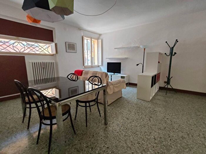 Appartamento bilocale in affitto in Via del Follo, Centro Storico, Reggio Emilia