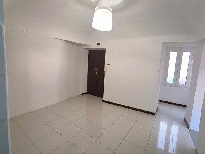 Appartamento trilocale in affitto in Via Germano Jori, Certosa, Genova