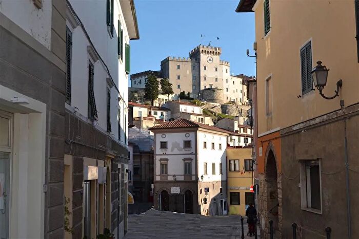 Casa in vendita in Rosignano Marittimo