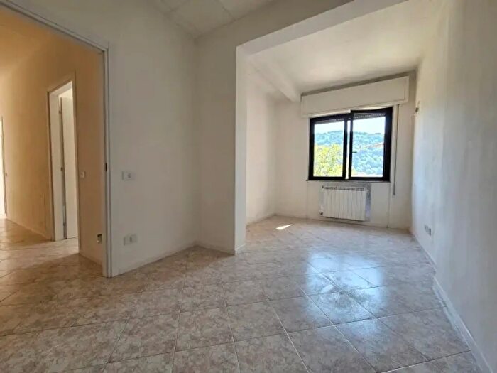 Appartamento trilocale in vendita in Via Alcide De Gasperi, Gazzaniga